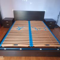 Letto matrimoniale como e due comodini 