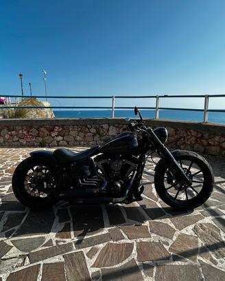 Harley Davidson Breakout