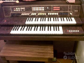 Farfisa louvre 1982