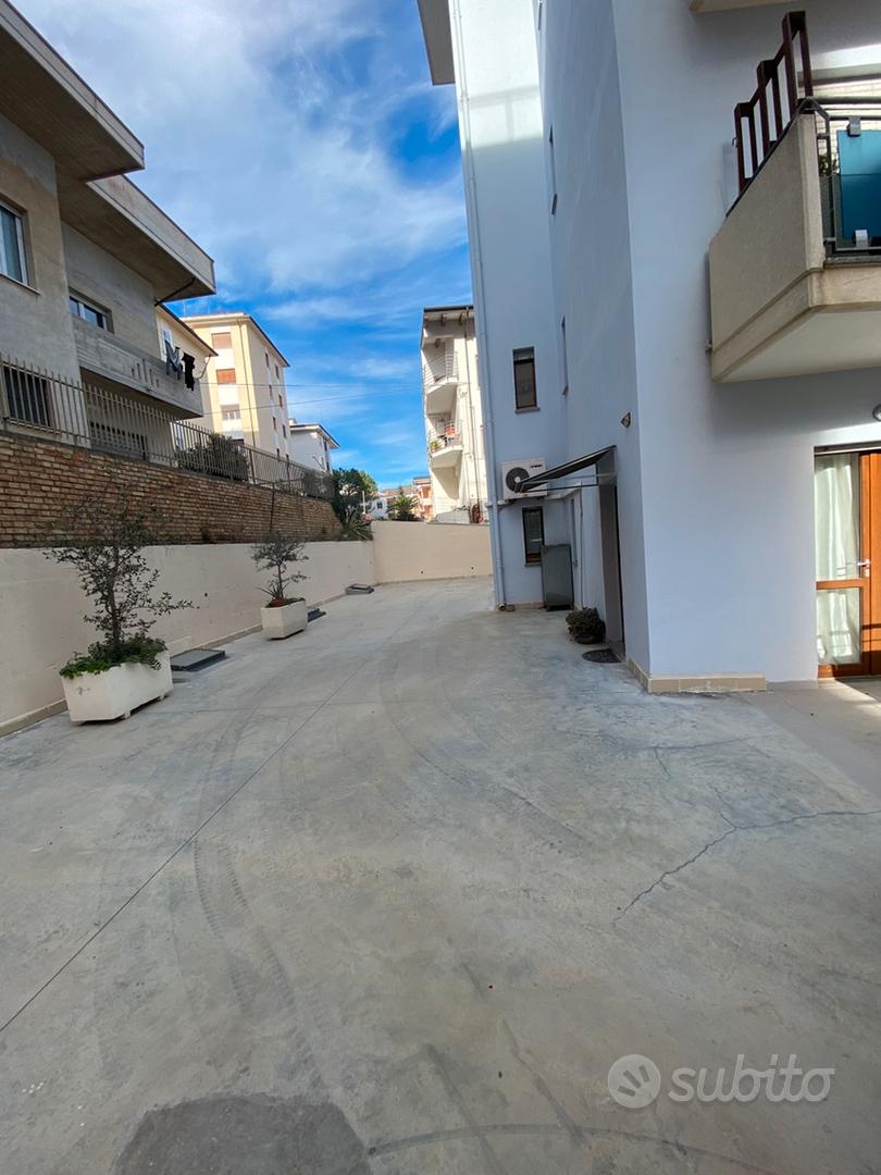 Appartamento con terrazzo in via Guido Rosato - Vista 6