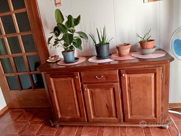 mobile in legno massello 
