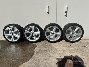 Cerchi originali Audi 18” 8Y0601025CP + pneumatici