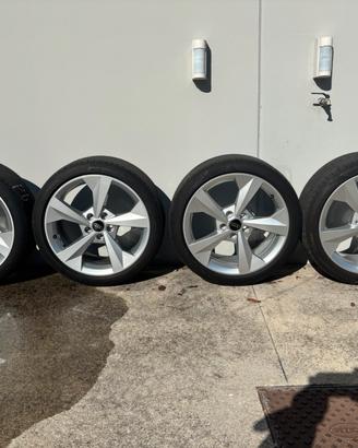 Cerchi originali Audi 18” 8Y0601025CP + pneumatici