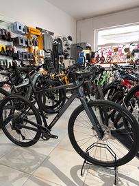 Gravel Focus Atlas 6.7 shimano Cues nuova