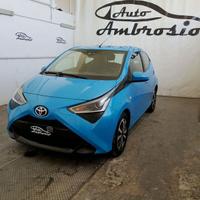 Toyota Aygo Connect 1.0 VVT-i 72 CV 5 porte x...