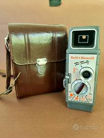 Bell & Howell
Two Twenty 8 mm 
