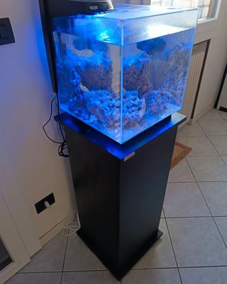 Acquario e mobiletto 