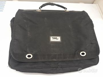 borsa RONCATO come da foto colore nero è solamente