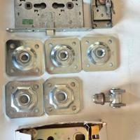 PIASTRE PER GANGHERI + SERRATURE. 