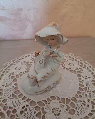 Vecchia statuetta bambino in ceramica Capodimonte