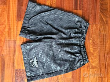 Pantaloncini corti. Marca Boy London