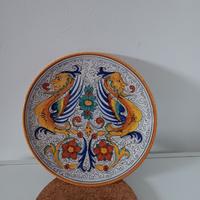 Piatto in ceramica decoro "Raffaelesco"