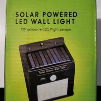 Luce per esterni a batteria solare  con sensore 