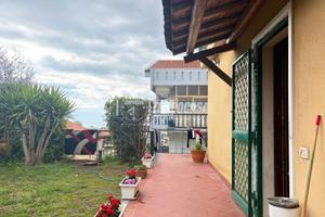 Villa Indipendente su 3 Livelli con Giardino e Gar