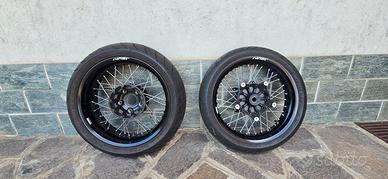 Bmw NineT cerchi raggi