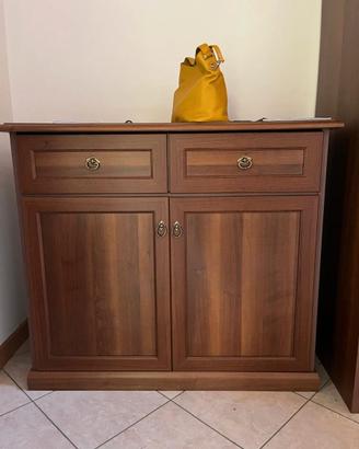 Credenza a due ante in legno
