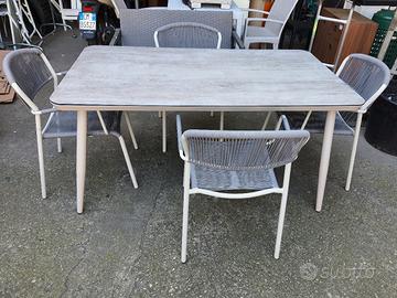 Tavolo da giardino con 4 sedie 