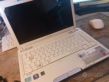 Notebook Toshiba 15" Intel Core I3 e scheda ded.