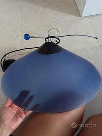 Lampadario in vetro blu
