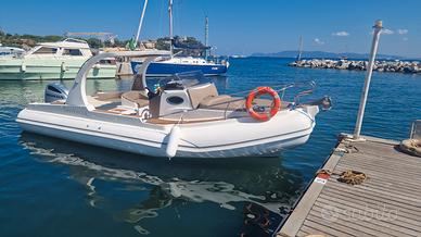 gommone cabinato