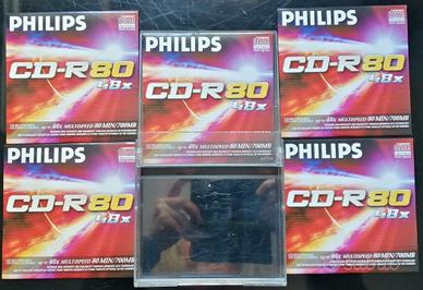 Lotto 31 CD/DVD e 500 floppy 3.5 da formattare