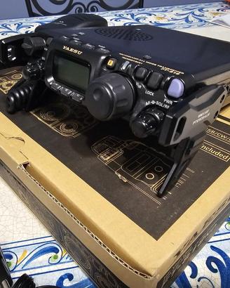 YAESU FT 818 con accessori