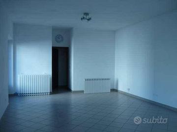 Immobile di 55 m² con 1 locale e posto auto a Capa