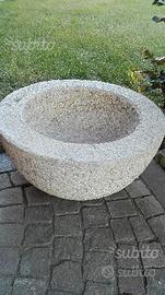Fioriera in granito