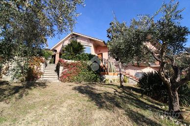 BIFAMILIARE A MONTEROTONDO