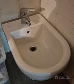 Bidet Ideal Standard filo muro + rubinetto Grohe