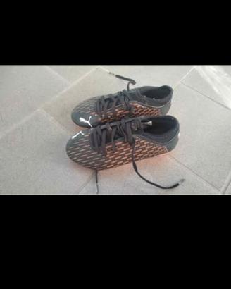 scarpe calcio con tacchetti n. 32