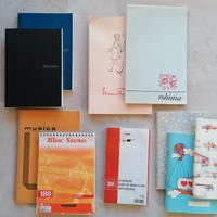 Quaderni e blocchi di varia dimensione 