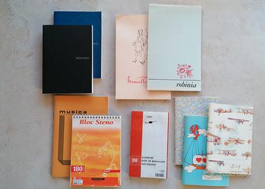 Quaderni e blocchi di varia dimensione 