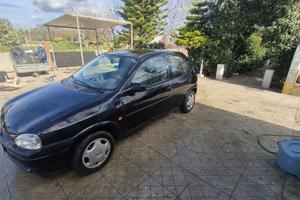 Opel corsa 1000 benzina