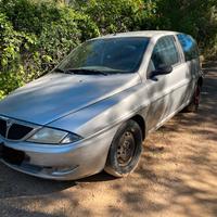 Lancia Y per pezzi