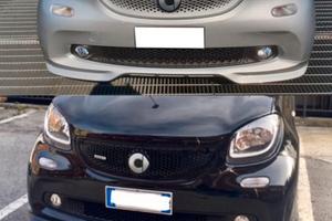Spoiler anteriore Smart 453 Brabus con primer