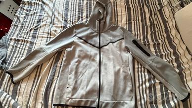 collezione nike tech