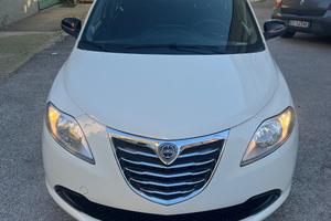 Lancia y 1.2 benzina 70 cv PARI NUOVO