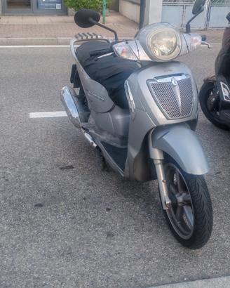 Aprilia Scarabeo 200, con 61.000 km