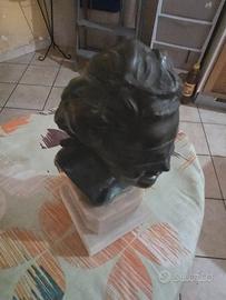 Dea bendata bronzata in eccellenti condizioni