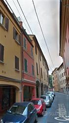 Piccolo negozio in via Centotrecento