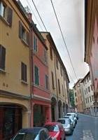 Piccolo negozio in via Centotrecento