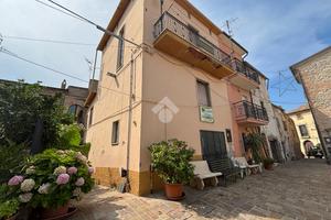 RUSTICO A CASTELLALTO