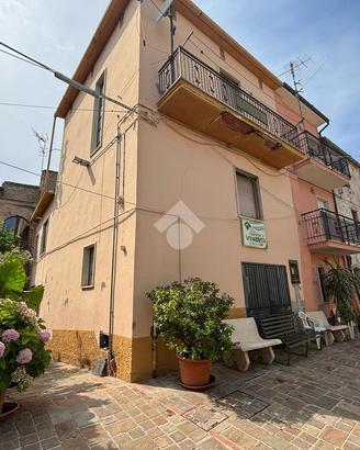 RUSTICO A CASTELLALTO