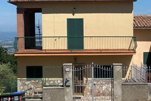 Casa indipendente di 165 m² con 5 locali a Acquasp