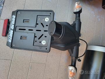 Porta targa completo Z750