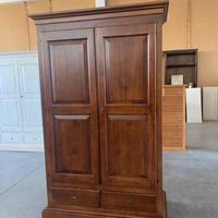 Armadio in legno nuovo