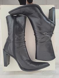 Alberto Fermani stiletto pelle nera