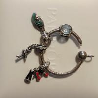 Charm e pendenti Pandora. CAD €40