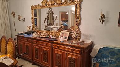 sala da pranzo tavolo 6 sedie e 2 poltrone 